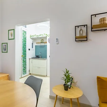 Guesthost - San Lorenzo Roomy Apartmán