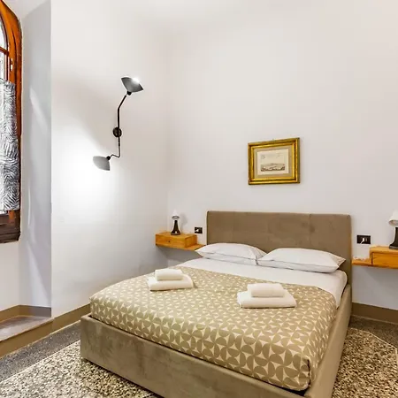 Guesthost - San Lorenzo Roomy Apartmán Florencie