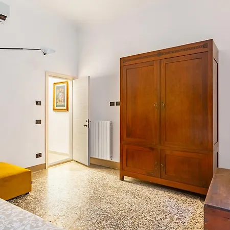 Guesthost - San Lorenzo Roomy Apartmán *
